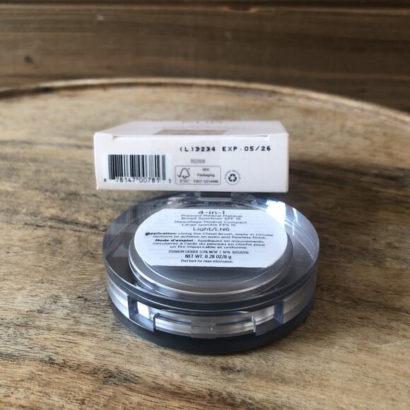 PUR 4-in-1 Pressed Mineral Makeup SPF 15 - 0.28oz Light LN6 - Exp 5/26 - Picture 4 of 4